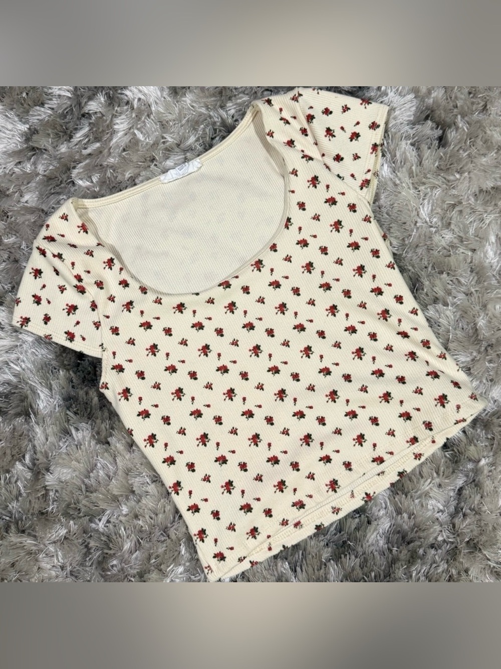 Cream Floral Ribbed Scoop Crop Top. Size Small.